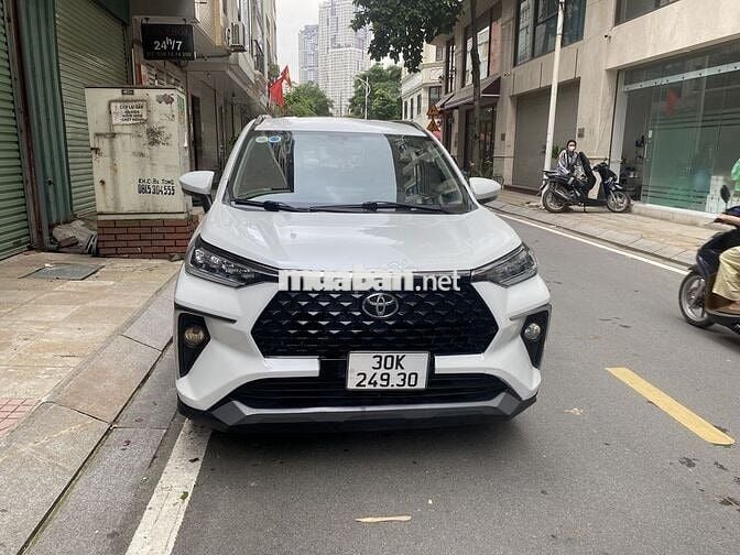 Toyota Veloz Cross 2022 đăng ký lđ 2023 như mới