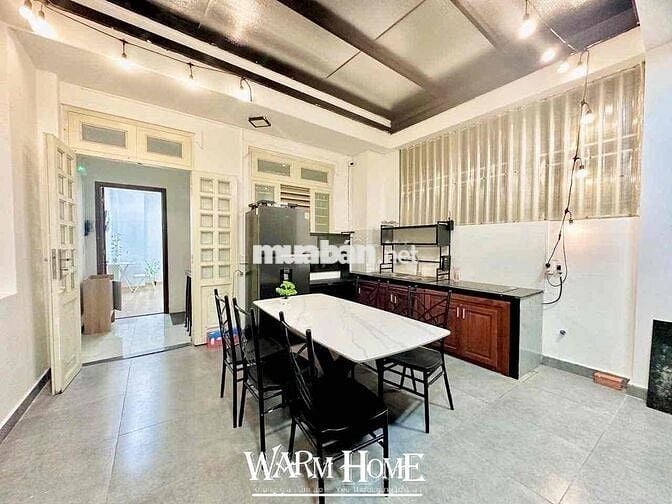 PENTHOUSE BAN CÔNG SIÊU RỘNG - FULL NỘI THẤT - GẦN Q1, Q2