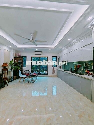Bán nhà ngõ Doãn Kế Thiện 31m 6 tầng ô tô vào nhà giá 11.8 tỷ
