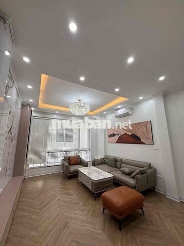 Bán nhà ngõ thông kd Nguyễn Khang 40m 6 tầng ô tô vào nhà giá 17.9