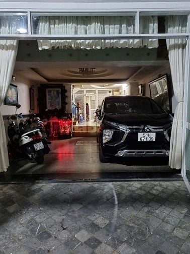 Xe Hơi Trong Nhà Ng Bá Tòng,Ngang 5m,4Tầng,Thông Ra Lý T Kiệt,Gần BV