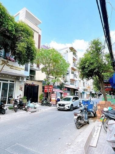 Cc Cần bán MTKD Hà Thị Đát 3 lầu, 84m Giá 11,9 tỷ tl