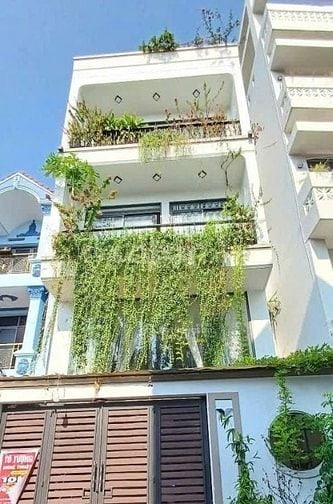 Cô chú lớn tuổi về quê - bán gấp căn nhà Lê Hồng Phong - Quận 10 