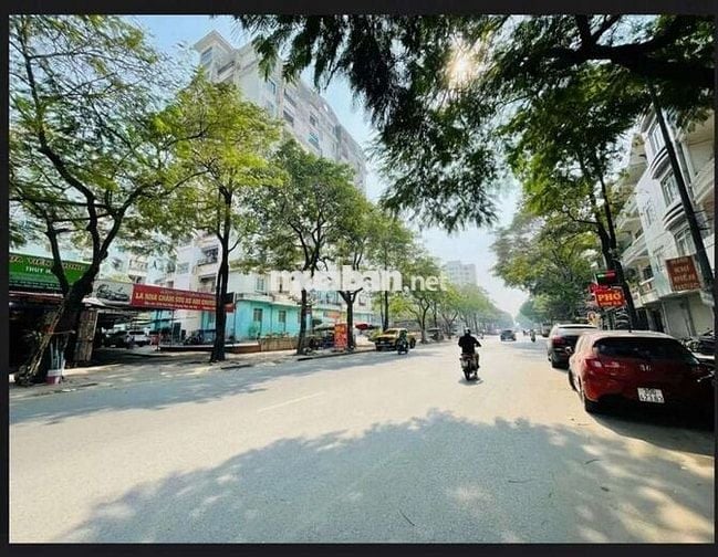 Tôi cần bán nhà mặt phố Nguyễn Cảnh Dị , 5tầng full nội thất.