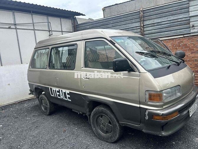 Toyota Hiace 2008 Commuter 2.7 - 50 km