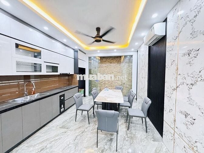 Bán Nhà Kim Giang Vài Mét Ra Đg To 42m 5 Tầng MT 4,5m, Giá Chỉ 6,12 Tỷ