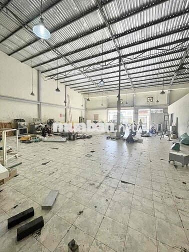 Kho Xưởng 16x20m (Có văn phòng) Hẻm 8m Tải. Gần Chợ Bình Long