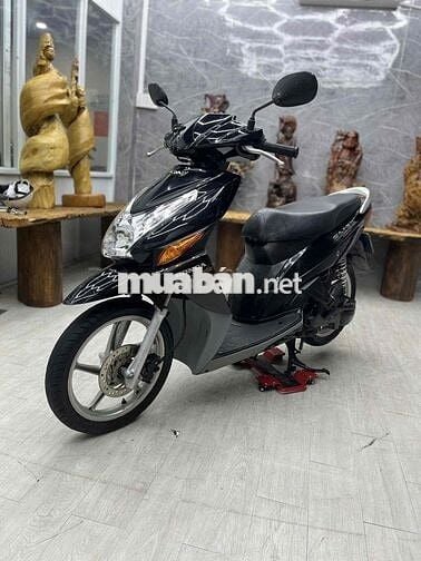 👉Honda Click dàn áo liền lạc, máy bao êm