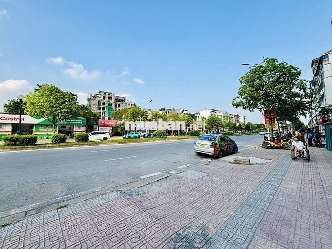 Bán Nhà Hồng Tiến - Ô tô - 2 Thoáng - Tặng full NT gỗ hiếm gần 2 Tỷ