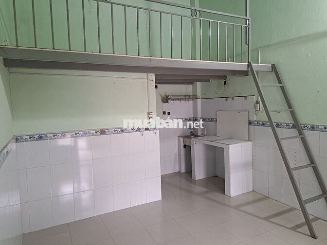 Cho thuê Nhà Nguyên Căn Mặt Tiền 4tr, TP. Thủ Đức, gần chợ, trường học