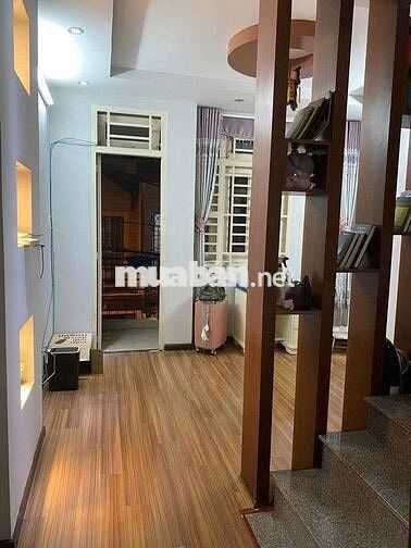 Cho thuê nhà 3 tầng đẹp , 4 phòng ngủ  ở phường 24, Bình Thạnh