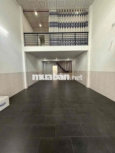 nhà 5x20m đúc lửng trệt trống suốt có 2pn 2wc