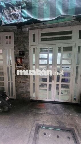Nhà hẻm thông 3 đường, 13,7m2, 4 tầng, 4 p.ngủ, Đ. Trần Hưng Đạo, Q.1