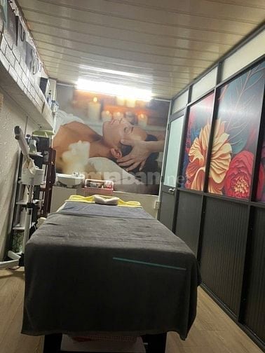 Sang spa nhỏ gần ngã 4 Hàng Xanh, Xô Viết Nghệ Tĩnh, Bình Thạnh