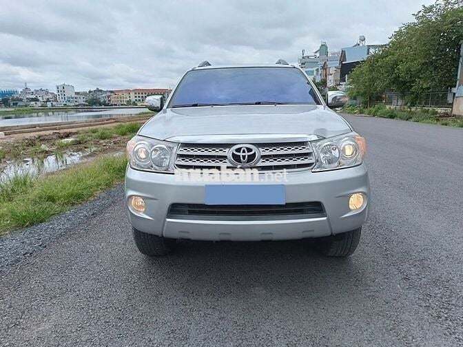 Toyota Fortuner 2012 số tự động máy xăng 2 cầu