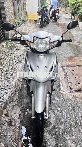 Cần bán xe Honda Wave 110 chính chủ còn mới, giấy