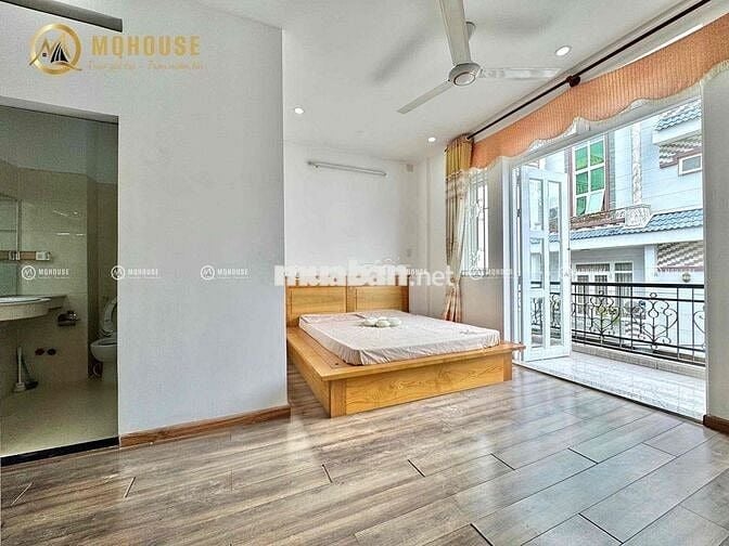 Ban công tách bếp Thang Máy Full nội thất Cộng Hoà gần sân bay TSN