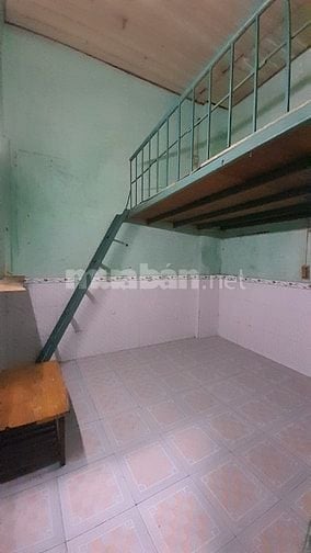Cho thuê phòng trọ 18m2; Quận 12; cách Đại học GTVT & cầu Quang Trung 