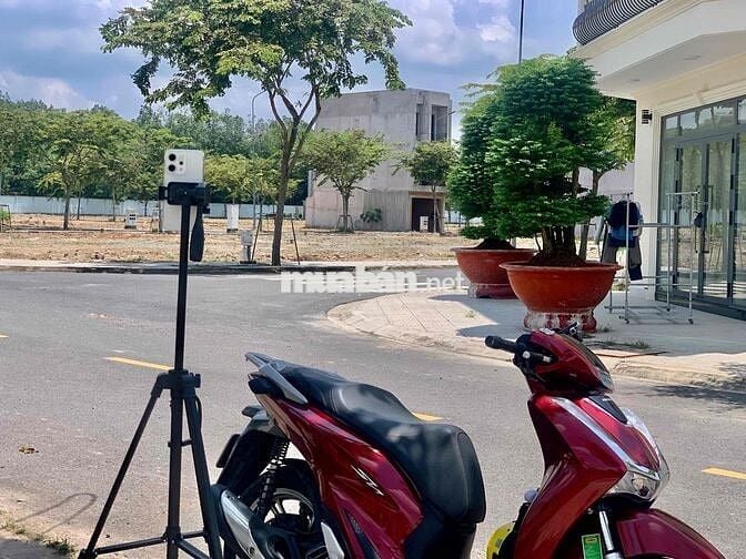 Sh125 đỏ 2022 đkld 2024 odo 3vạn8. Giá 59tr