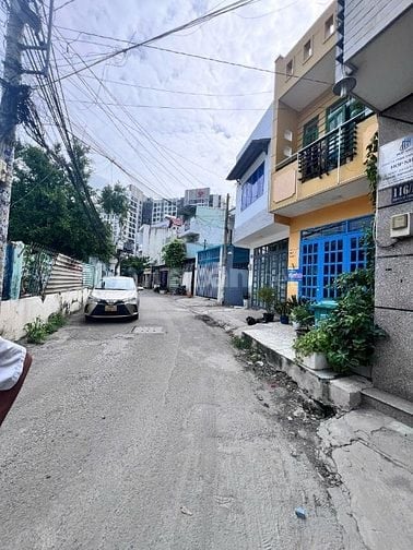 NHÀ MẶT TIỀN THẠNH XUÂN 13. (1 Trệt. 1 Lầu. 3 P. Ngủ ) 4.2 tỷ