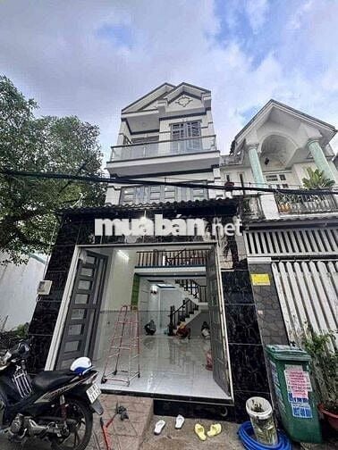 Nhà 1 trệt 1 lững 1 lầu đẹp 4.3x14m Shr đg xe Tải 1/20m đg Tân Xuân 1