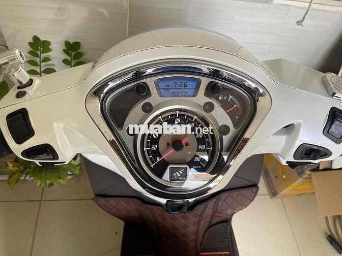 nhà dư xe SH Mode trắng 125 chính chủ, cuối 2019