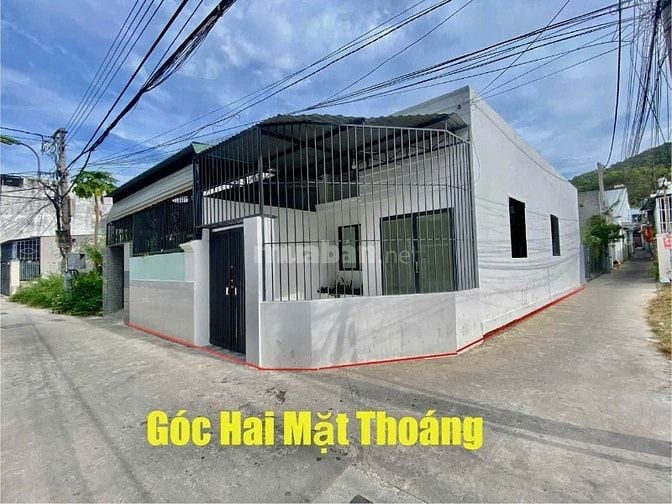 Bán nhà C4 GÓC 2MT mỡi đẹp DT78m2-2PN-ÔTÔ Đậu cửa-Vĩnh Hải-NT 2ty850tr
