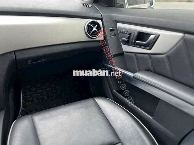 Mercedes-Benz GLK250 4MATIC 2013 màu bạc