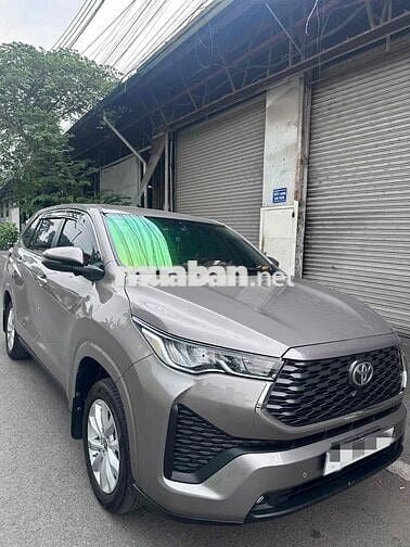 Toyota Innova Cross Xăng 2025-5000km xe hãng
