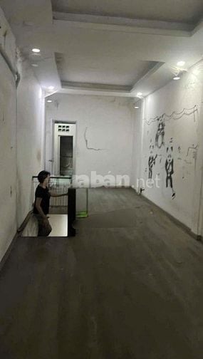 Cho thuê nhà mặt tiền Điện Biên Phủ, P.10, Q.10 giá 18tr