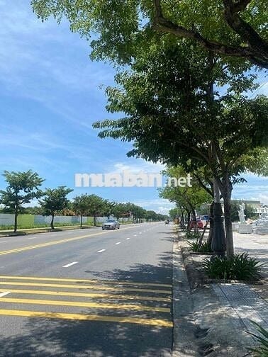 Bán lô mặt tiền Trường Sa vị trí ngay bãi tắm cực đẹp giá đầu tư