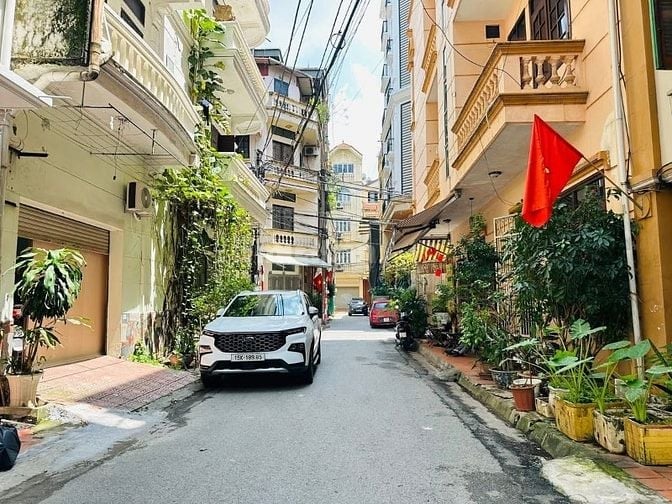 Quan Nhân, 60m2, 9T Thang máy, có hầm, phân lô, vỉa hè, ô tô tránh