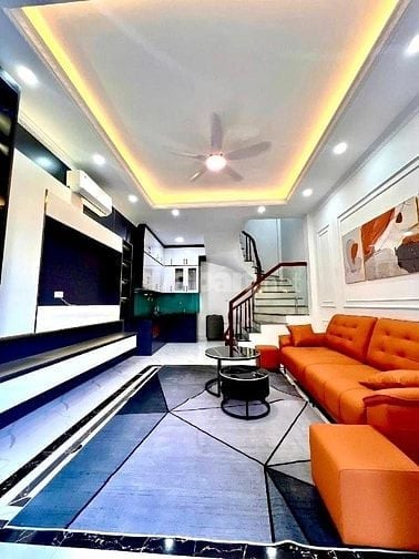 THẠCH BÀN 5TÂNG ĐẸP LUNG LINH 7TỶ XÍU-ÔTÔ ĐỖ CỬA VÀI BƯỚC RA ÔTÔ TRÁNH