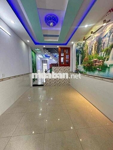 nhà trệt 2 kaauf sân thượng có 4 phòng ngủ 4wc