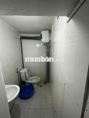 2PN 1WC 42m2. gần Cấp 1,2, chợ Giáp Bát. 1.5km đến bkx , 30m ra ô tô