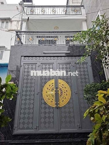 Nhà đẹp ý hình gần chợ siêu thị trường học