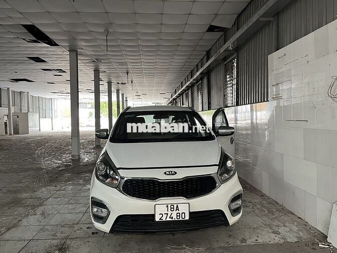 Bán ô tô Kia Rondo 20G 2021 trắng đã qua sử dụng