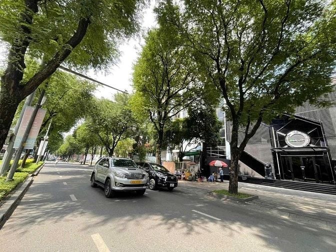 Bán nhà 612m2 - mặt tiền Trương Định, Quận 3