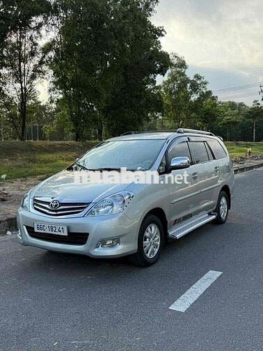 Toyota Innova 2010 G