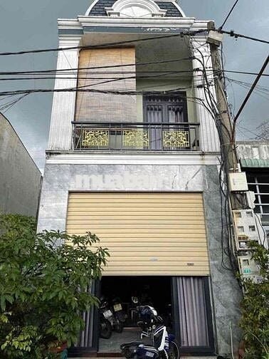 BÁN NHÀ 1 TRỆT 1 LẦU GẦN TRUNG TÂM HC CÔNG