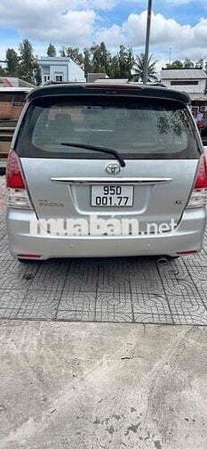 Toyota Innova 2012 2.0G - 180000 km
