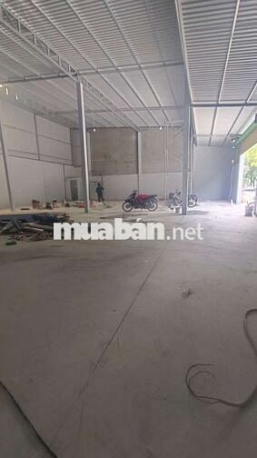 Nhà Xưởng MT Đường Công 20x28 Trống Suốt