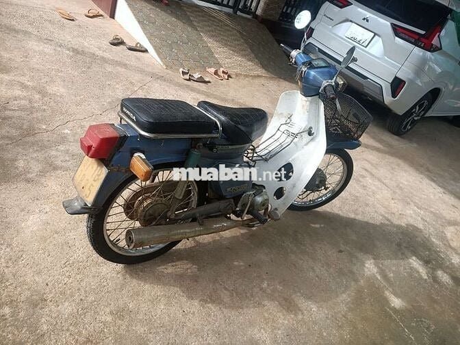 Xe cub 82 để kho ít chạy. Nồi đồng cối đá