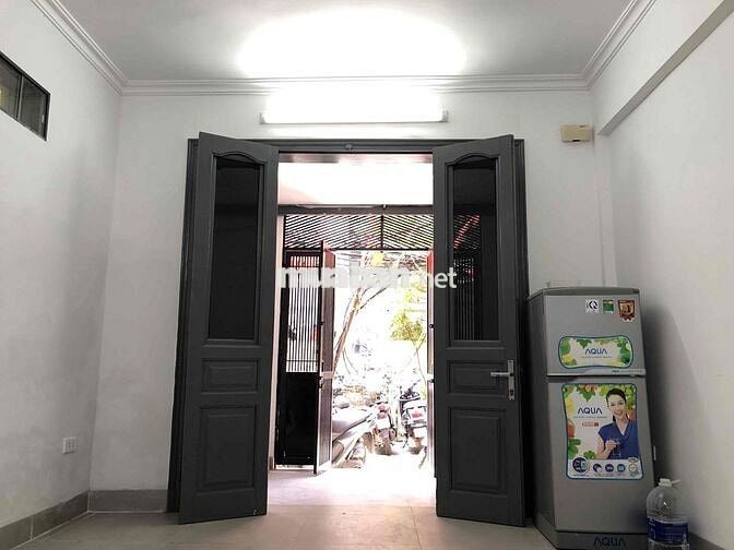CHO THUÊ CĂN HỘ TẬP THỂ TẦNG 1 NGÕ 84 CHÙA LÁNG - NHÀ ĐẸP OTO ĐỖ