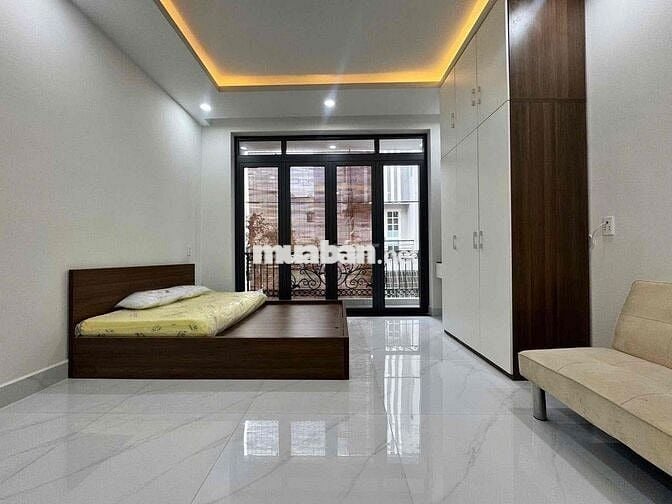 CHO THUÊ CHDV BAN CÔNG MỚI NGAY TRUNG TÂM QUẬN 10