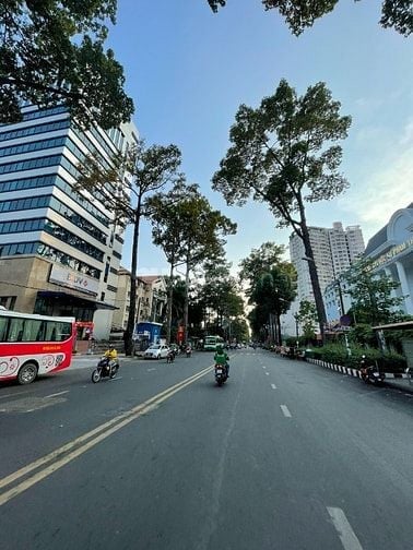 Nhà MTKD An Dương Vương, P4, Q5. DT 4x19m, 2 lầu ST