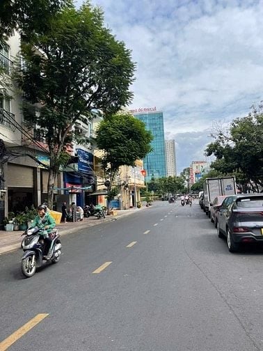 Bán nhà số 30 đường số 16 P4 Q4,dt:4.5x10m,gía:12.5tỷ(4 lầu)