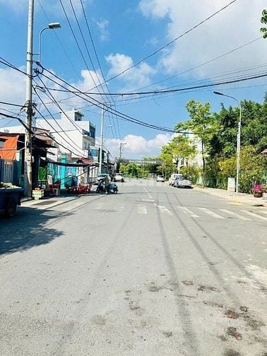 Cho thuê nhà nguyên căn Phước Kiển - Nhà Bè , xe hơi chạy tới nhà .
