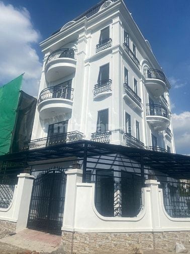 Cho thuê nhà 4 tầng mặt phố Cổ Nhuế, diện tích sử dụng 360m2