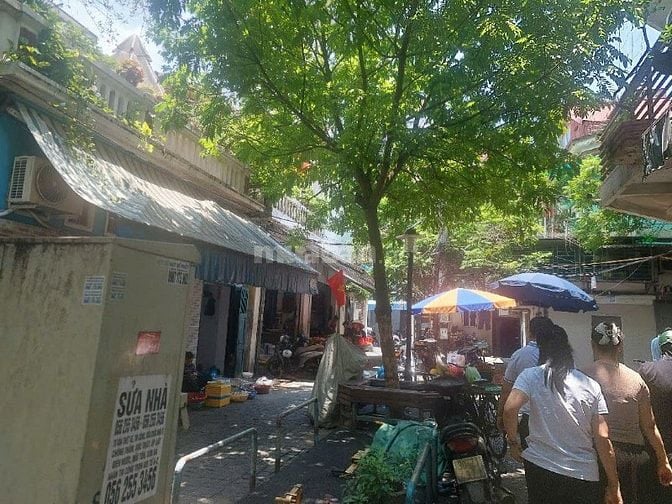 Bán mảnh đất đường Trần Nhật Duật,  Hoàn Kiếm, DT 95m, MT 6.3m, Ô tô